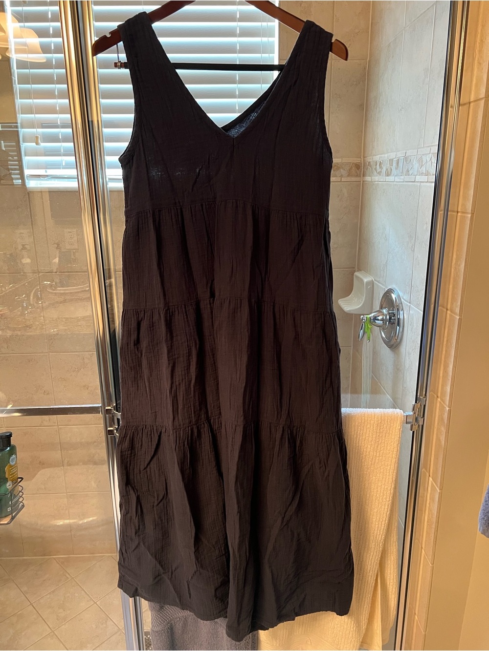 Quince Navy Blue Tiered V-Neck Maxi Dress size Medium